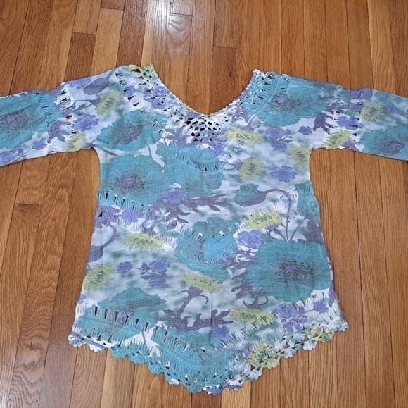 Rain Women's Small 3/4 Sleeve V-neck Watercolor Crochet Top Shirt Swimsuit Cover - Picture 9 of 11